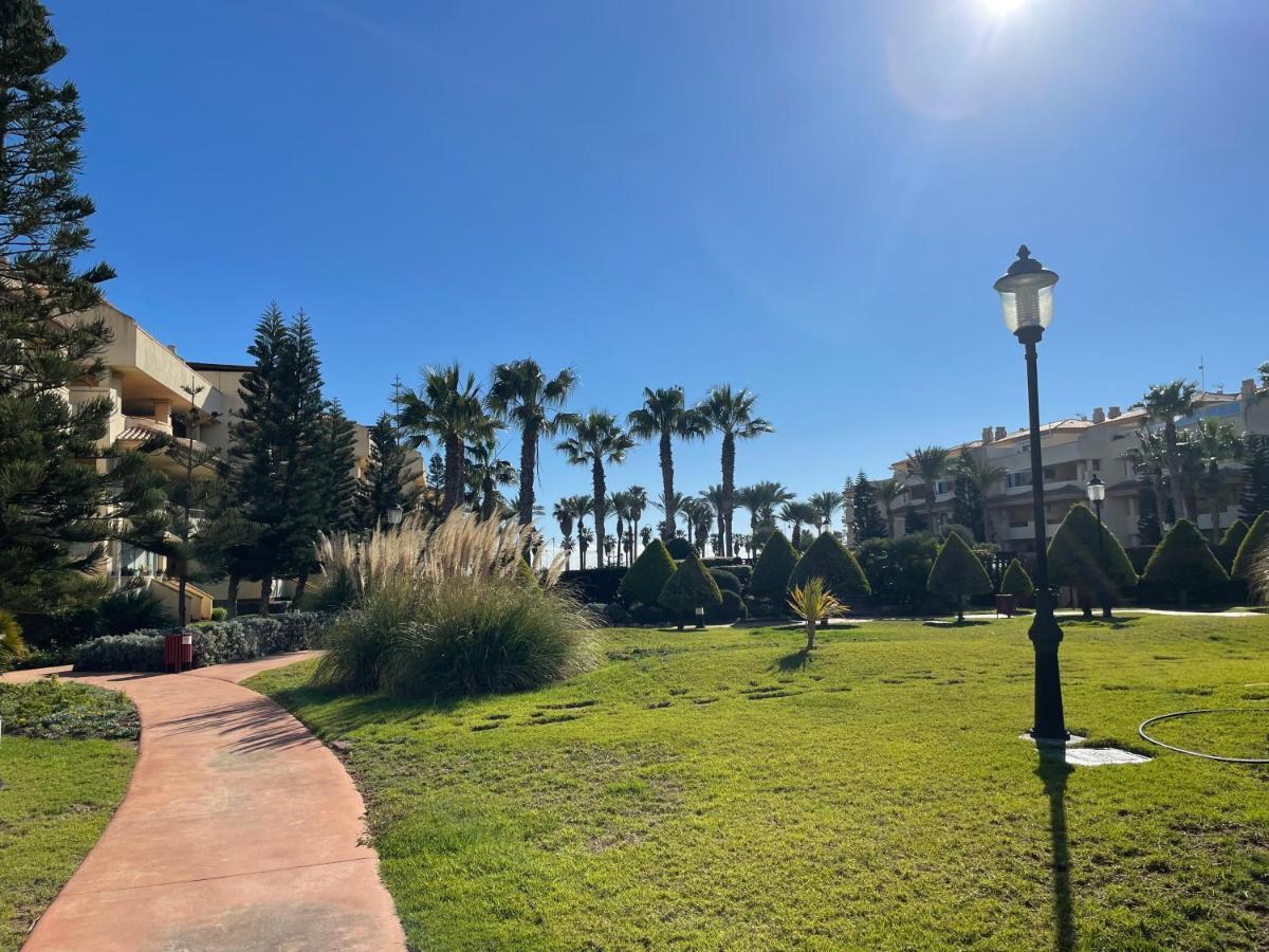 Apartamento Moderna Y Alegre Vivienda Junto Al Mar . Roquetas de Mar Exterior foto